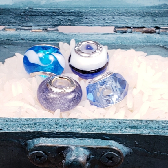 Charm - Picture 1 of 3